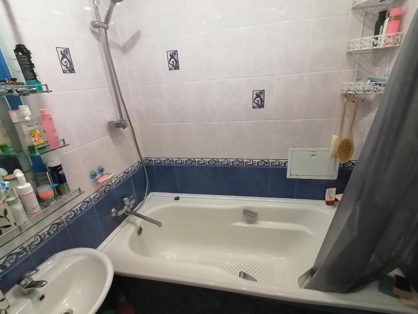 Купить комнату в комсомольске. Шторы для ванны в Комсомольске на Амуре. Ремонт ванной комнаты в Комсомольске на Амуре под ключ цена. Купить ванну в Комсомольске на Амуре. Цены на ванны в Комсомольске на Амуре.