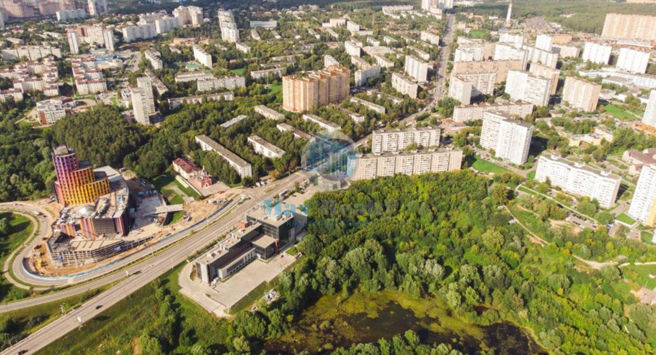 Продам земельный участок в Видном Недвижимость Московская  область (Россия)  Участок находится в непосредственной близости к Москве, с огромным автомобильным и пешеходным трафиком
