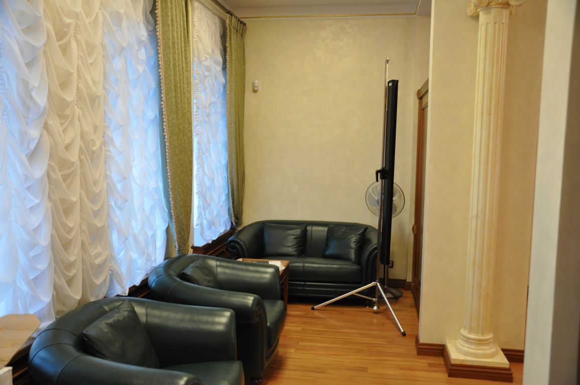 Продам недвижимость в Москве по адресу Хлыновский тупик, 3с4, площадь 702 квм Недвижимость Москва (Россия)  Продается с мебелью