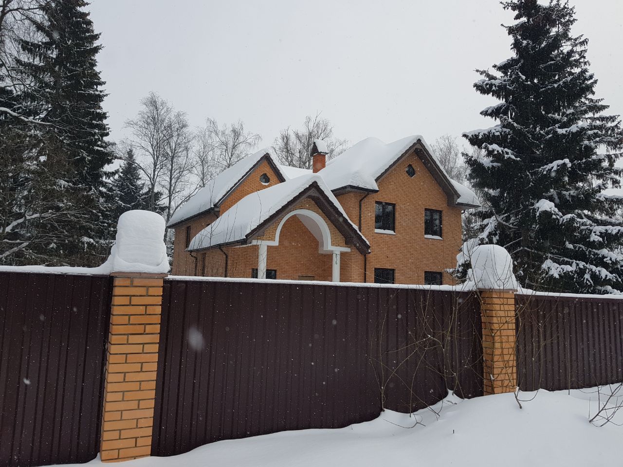 Продам дом в Дубровка по адресу 325, площадь 405 квм Недвижимость Московская  область (Россия) м