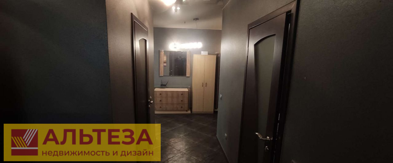 Продам квартиру в Калининграде по адресу улица Тургенева, 12А, площадь 137 квм Недвижимость Калининградская  область (Россия)  В квартире имеется 2 балкона