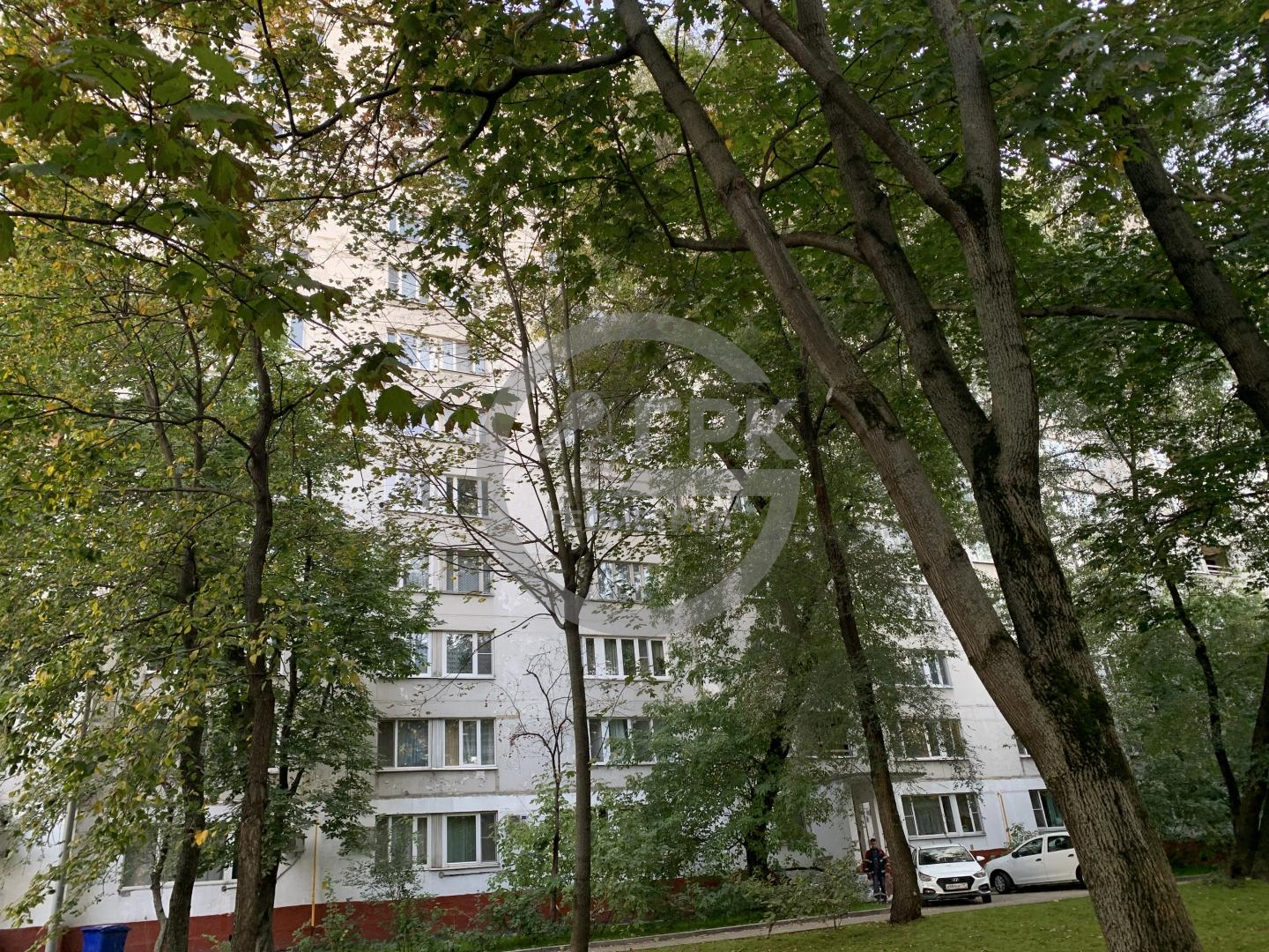 Продам квартиру в Москве по адресу Библиотечная улица, 6, площадь 112 квм Недвижимость Москва (Россия) Продается большая уютная 4х комнатная квартира 112 м2 , легко перестраивается в квартиру с большой кухней -столовой почти 20м2