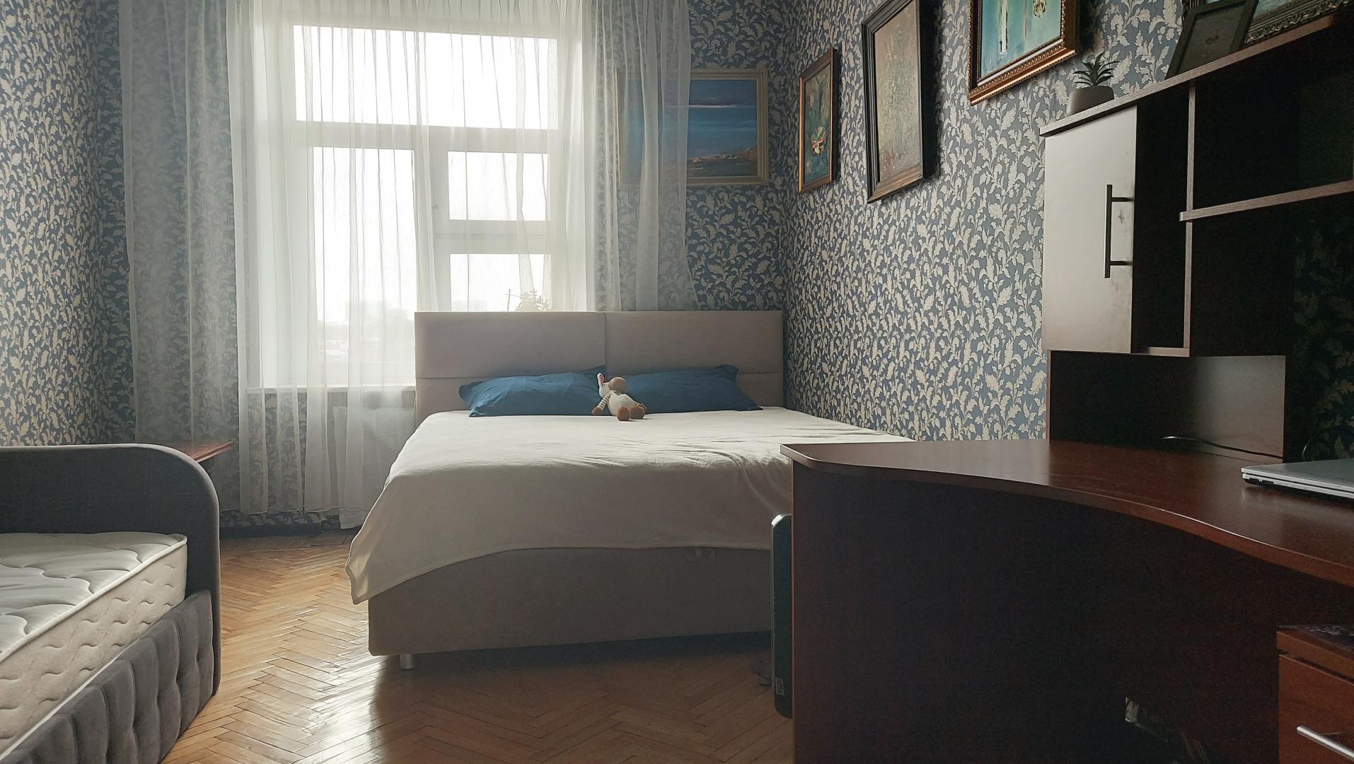 Продам квартиру в Москве по адресу Большой Матросский переулок, 1, площадь 72 квм Недвижимость Москва (Россия)  Хороший двор, новая детская и спортивная площадки, есть отдельная площадка для выгула собак