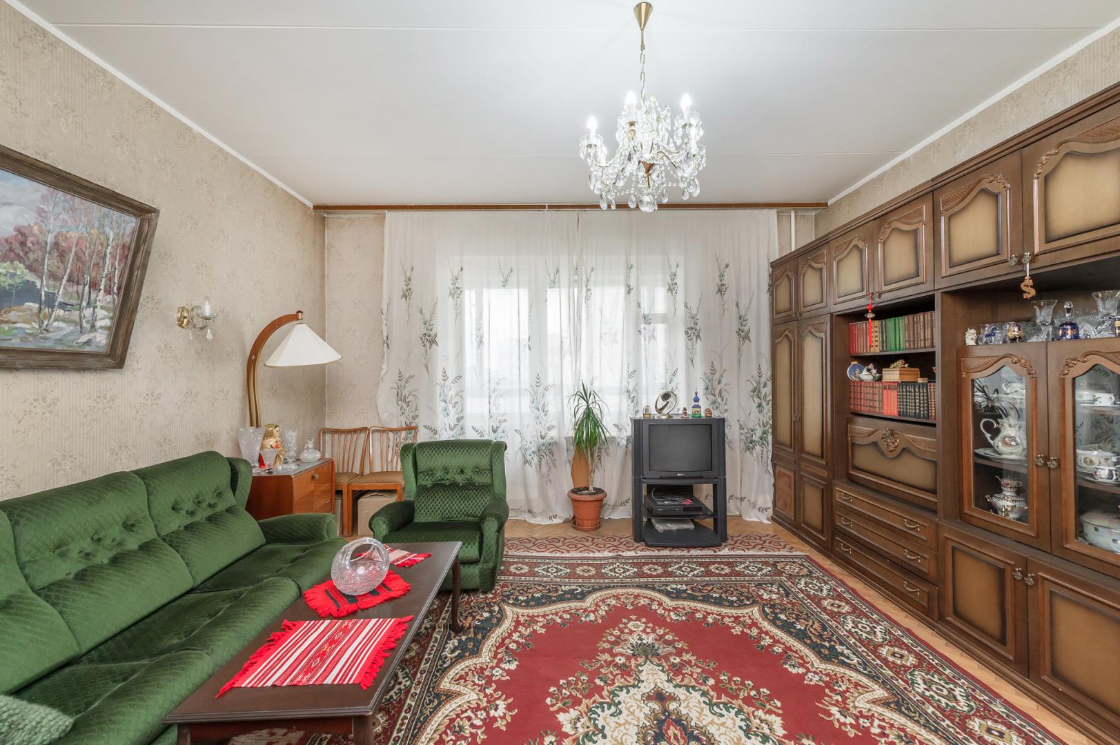 Продам квартиру в Москве по адресу Астраханский переулок, 10/36, площадь 821 квм Недвижимость Москва (Россия) Продается большая, комфортабельная квартира в ведомственном, кирпичном доме 1990 года постройки