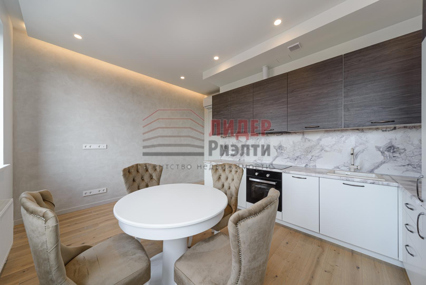 Продам квартиру в Москве по адресу улица Ивана Франко, 6, площадь 936 квм Недвижимость Москва (Россия)