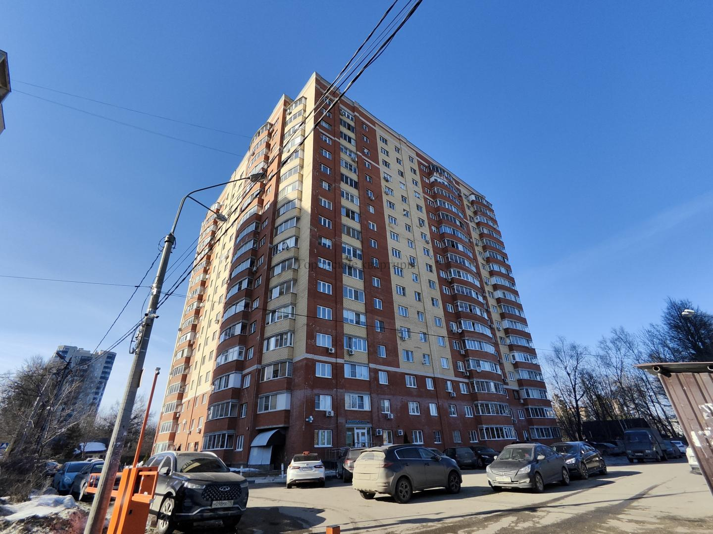 Продам квартиру в Химках по адресу 2-й Мичуринский тупик, 7к1, площадь 913 квм Недвижимость Московская  область (Россия) м, плюс два балкона