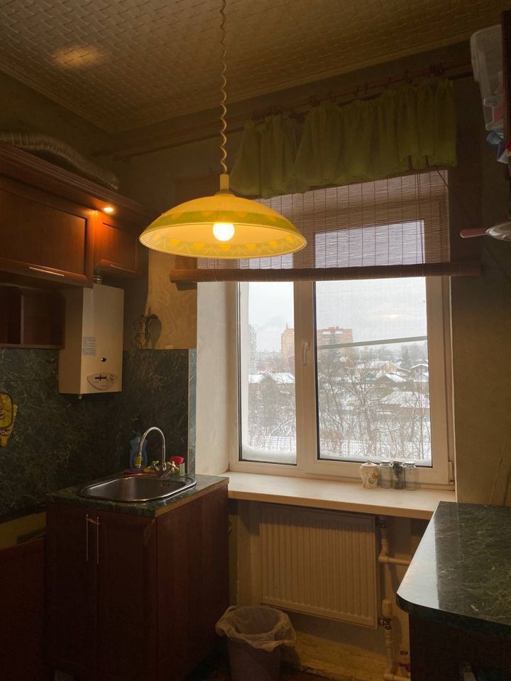 Продам квартиру в Туле по адресу Железнодорожная улица, 36, площадь 45 квм Недвижимость Тульская  область (Россия)  Красивый вид из окна на цветущий палисадник