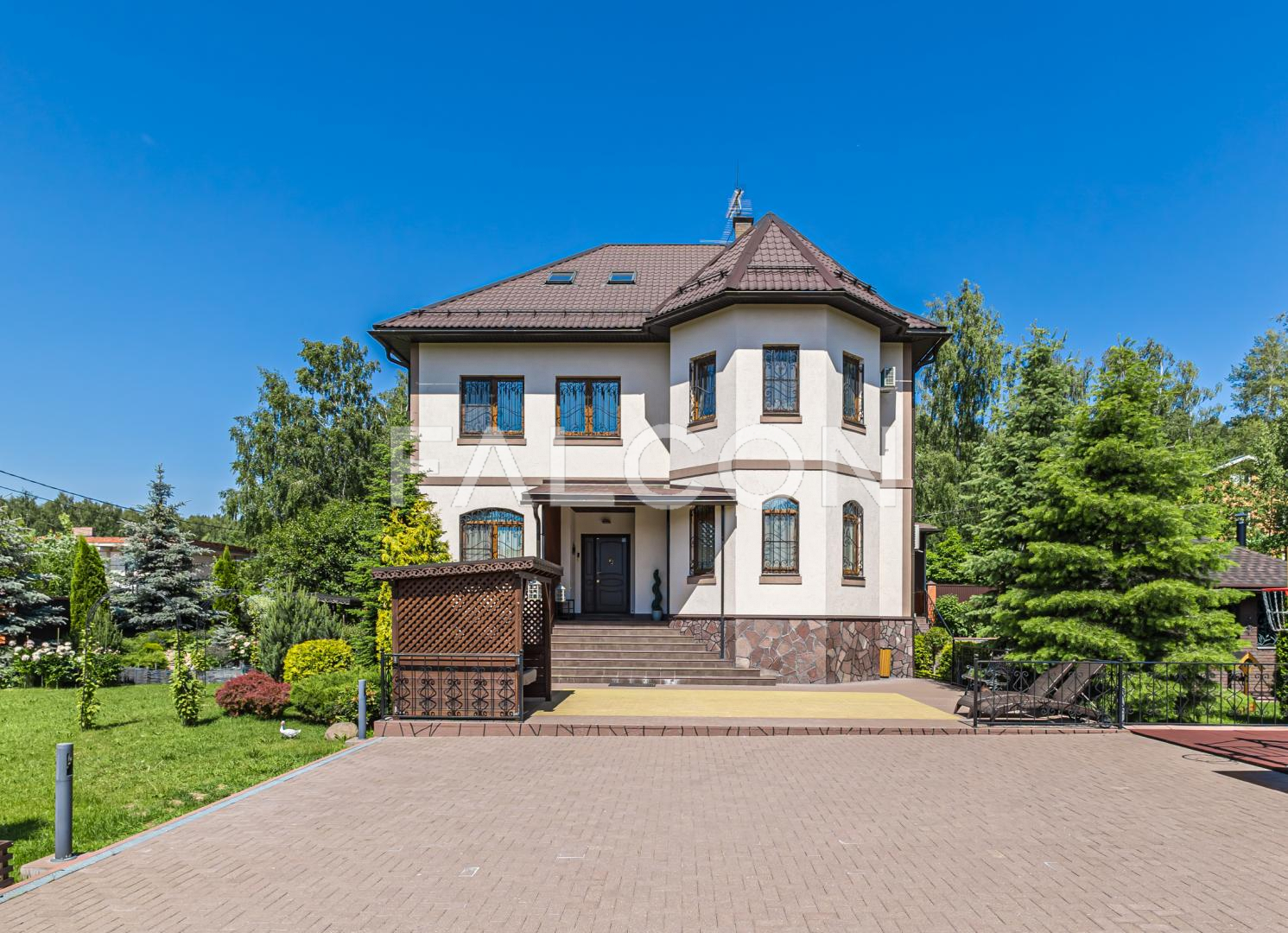 Продам дом в Большое Саврасово по адресу 106, площадь 450 квм Недвижимость Московская  область (Россия) Продается готовый дом