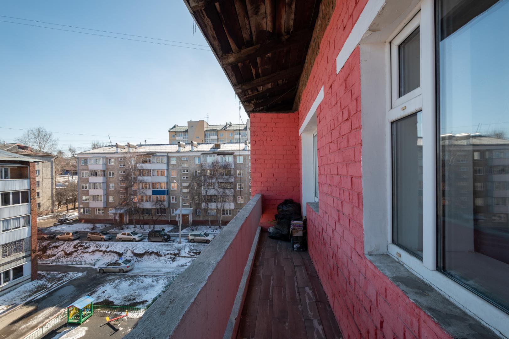 Продам квартиру в Иркутске по адресу микрорайон Юбилейный, 17, площадь 458 квм Недвижимость Иркутская  область (Россия)   + Очевидно, цена и качество