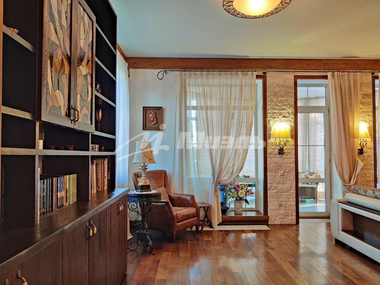 Продам дом в Кедры, площадь 385 квм Недвижимость Московская  область (Россия)  Выделена зона под беседку, барбекю
