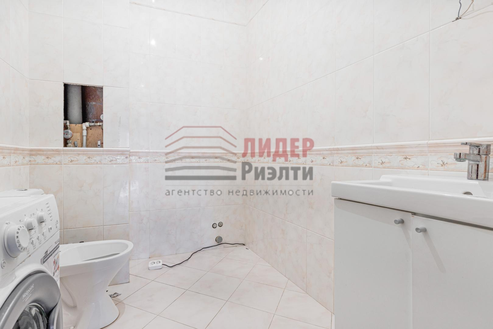 Продам квартиру в Москве по адресу Мичуринский проспект, 6к1, площадь 176 квм Недвижимость Москва (Россия)  Можно сделать свой дизайн, минимум работ